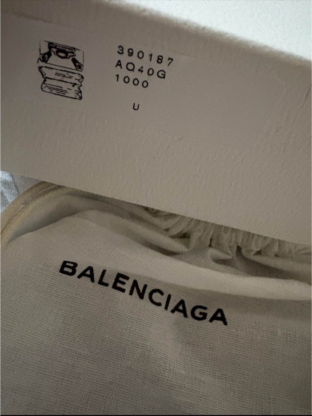 Balenciaga Black Leather Crossbody Wallet with Gold Hardware, 💯 Authentic - Picture 5 of 8